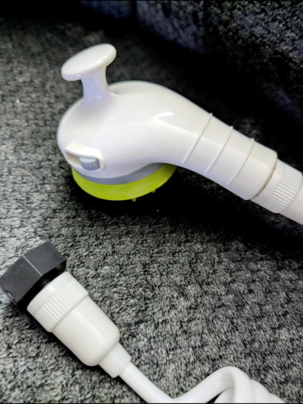 Handheld Pet Bathing Sprayer - White & Lime Green